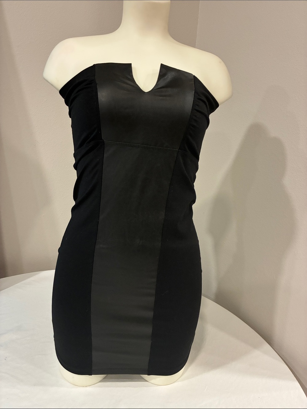 Off-Shoulder Black Bodycon Dress